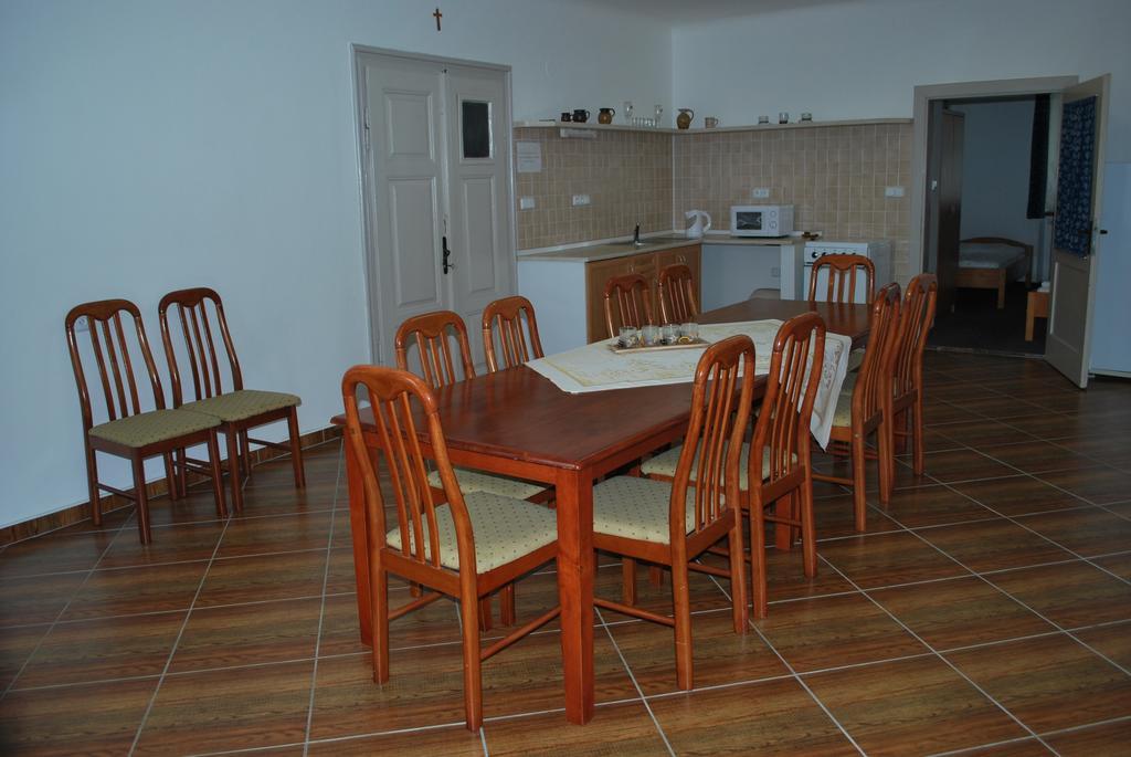Rodinne Ubytovani Na Habesi Crhov Exterior foto